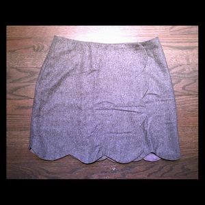 Gray scalloped-hem mini skirt